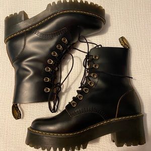 Dr. Martens Leona lace-up boot, like new!